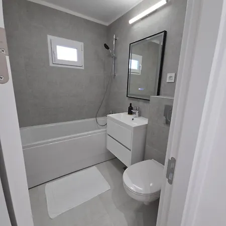 Modern 2 Bedroom In Bucharest, Vitan Area *